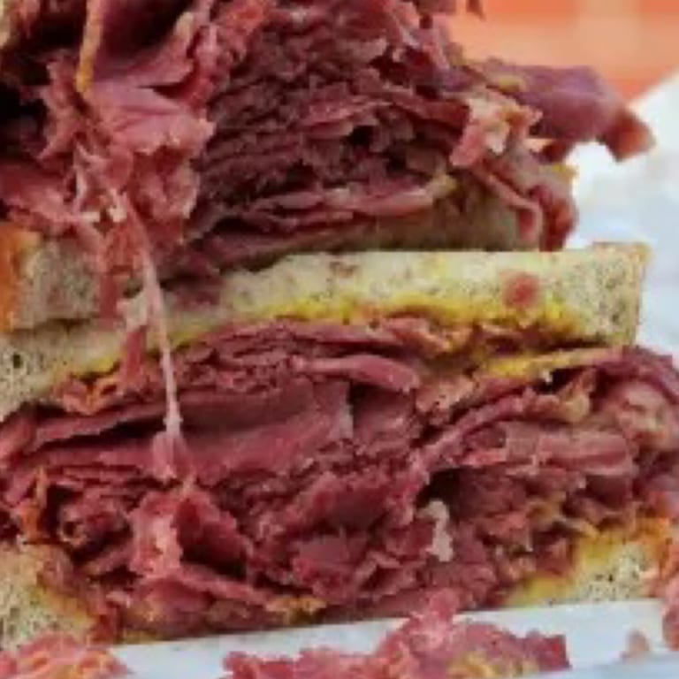 Corned Beef Sandwich Delight